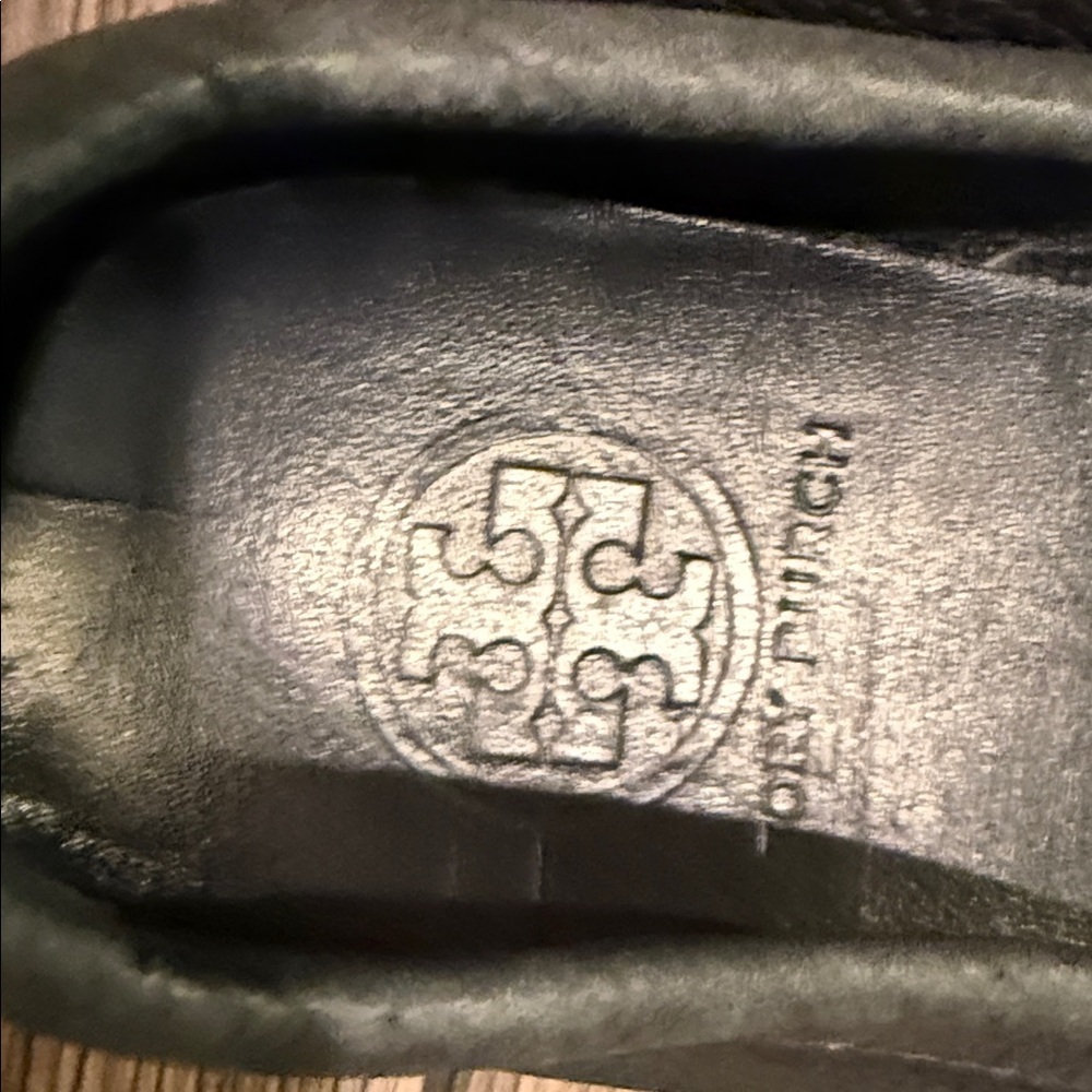 Tory Burch Kendrick Black Leather Driving Loafers with Gold Logo Classic Comfort - Picture 2 of 14